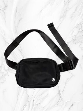 Pulse Black Crossbody Belt Bag Minimal Everyday Carry unisex Fanny pack